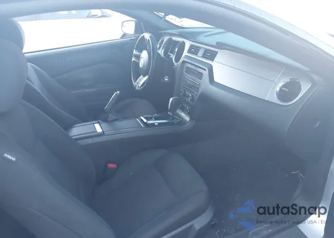 2014 Ford Mustang V6 from USA, damaged, VIN 1ZVBP8AM0E5281440